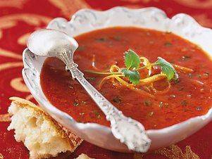Tomatová polévka s koriandrem a ciabattou