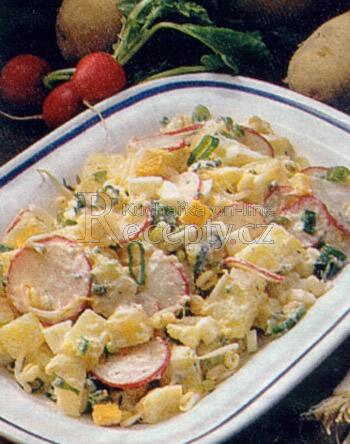 Bramborový salát s vejci a ředkvičkami